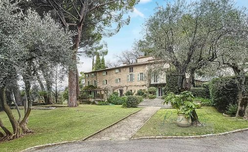 Country House in Grasse, Provence-Alpes-Côte d'Azur, France 1