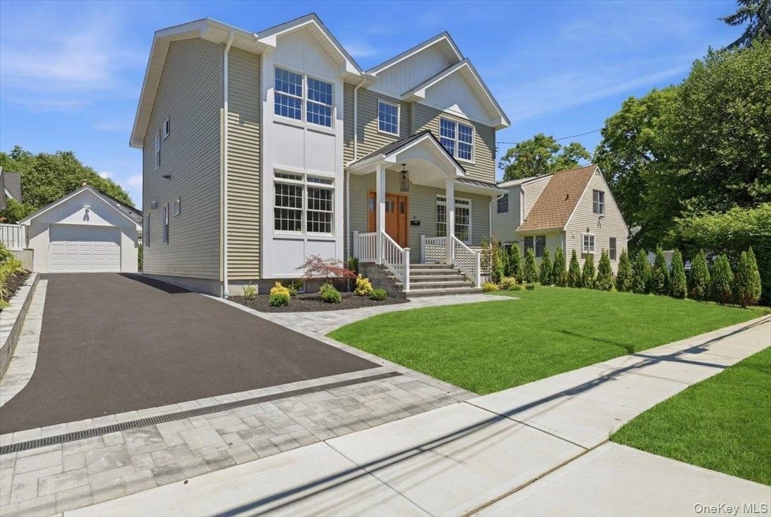 House in Port Washington, New York, United States 2 - 18218315