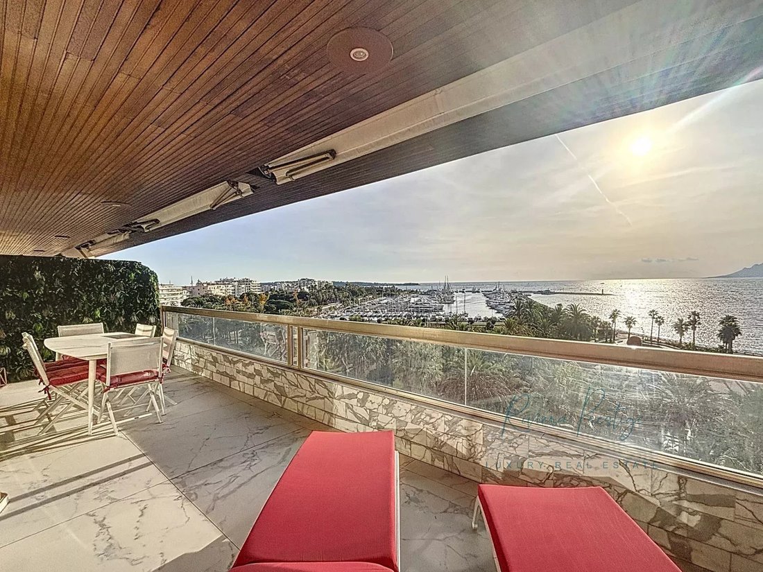 Apartment in Cannes, Provence-Alpes-Côte d'Azur, France 4 - 14996232