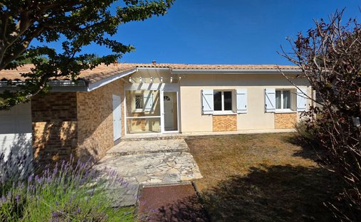Villa in Sud Est, Andernos-les-Bains, France 1