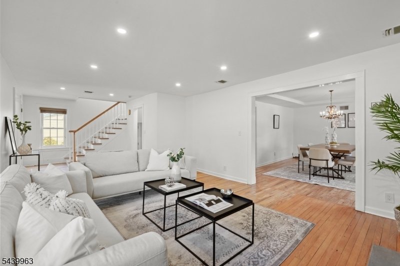 House in Livingston, New Jersey, United States 3 - 18218435