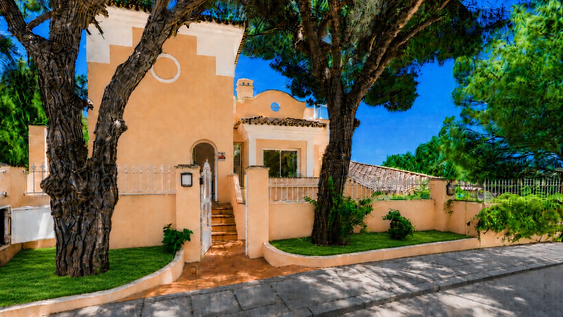 Villa in Elviria-Cabopino, Marbella, Spain 1 - 18095807