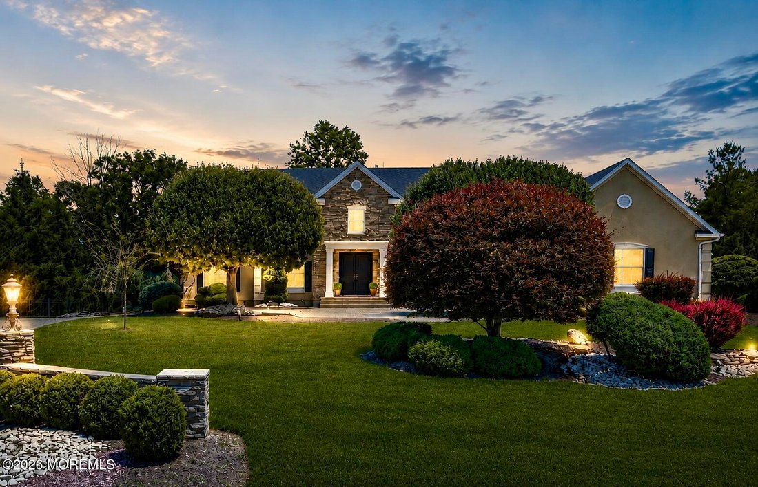 House in Marlboro Township, New Jersey, United States 3 - 18218431