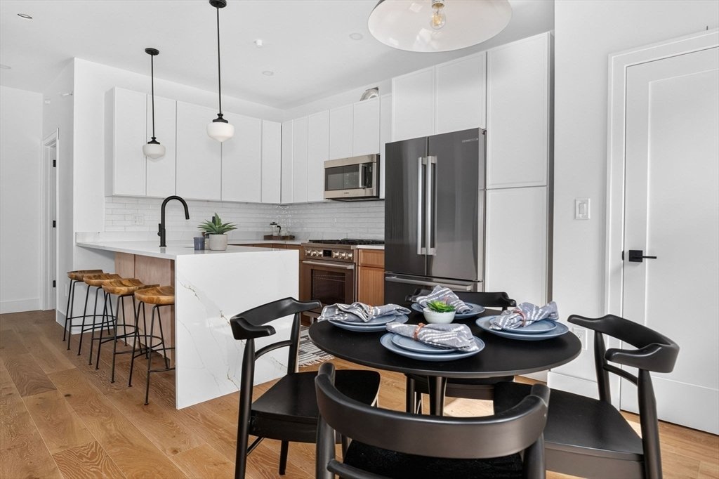 House in Somerville, Massachusetts, United States 2 - 18215873