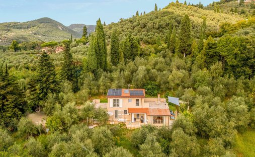 House in Camaiore, Tuscany, Italy 1
