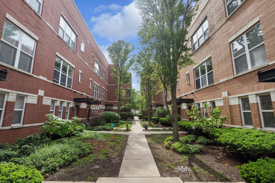 Townhouse in Evanston, Illinois, United States 2 - 18216469