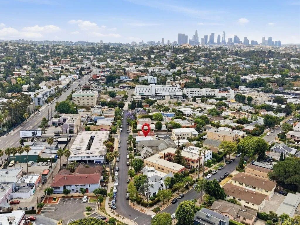 Los Angeles, California, United States 3 - 18215960