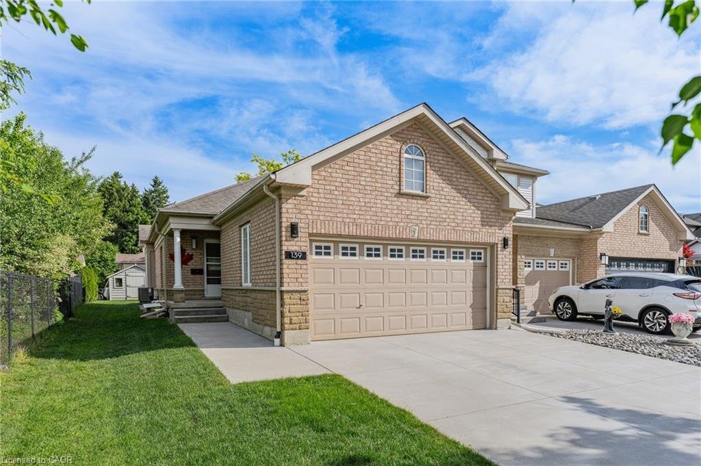 House in Waterloo, Ontario, Canada 1 - 18217439