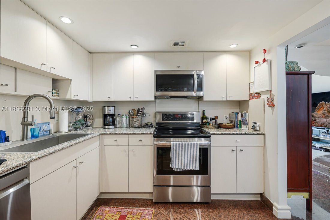 Condo in Miami, Florida, United States 4 - 16638600