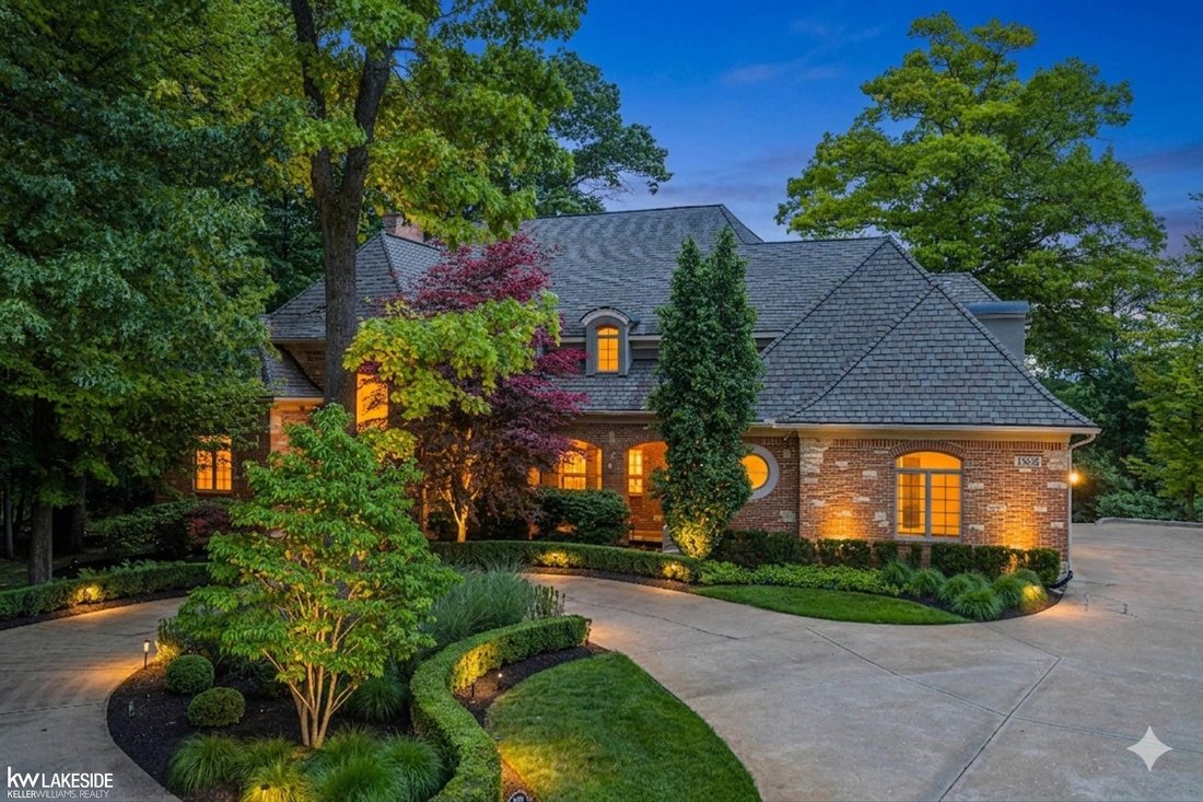 House in Wixom, Michigan, United States 1 - 18215984