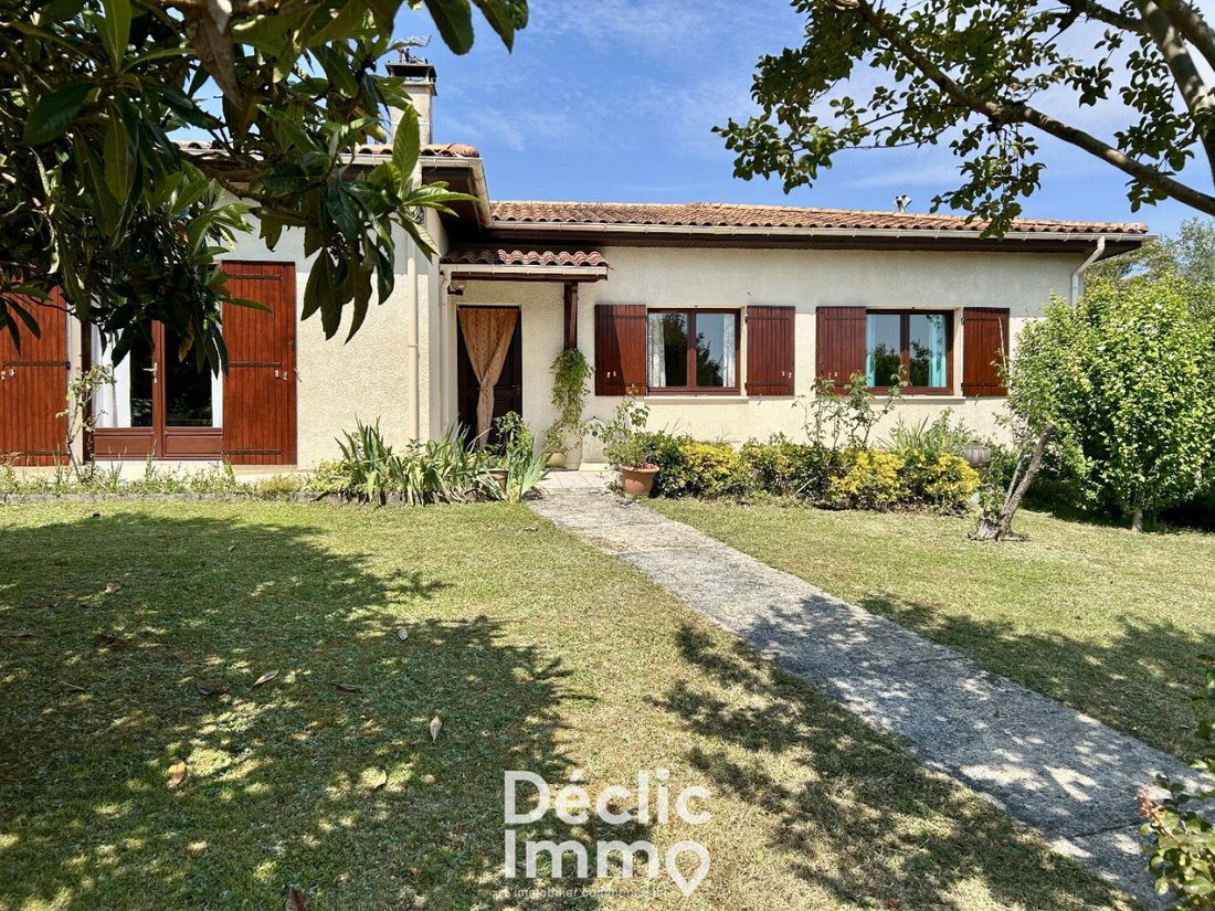 House in Carignan-de-Bordeaux, Nouvelle-Aquitaine, France 1 - 16483756