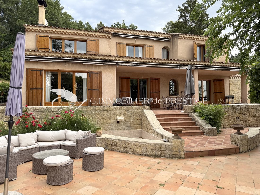 Villa in Loriol-du-Comtat, Provence-Alpes-Côte d'Azur, France 1 - 18216697