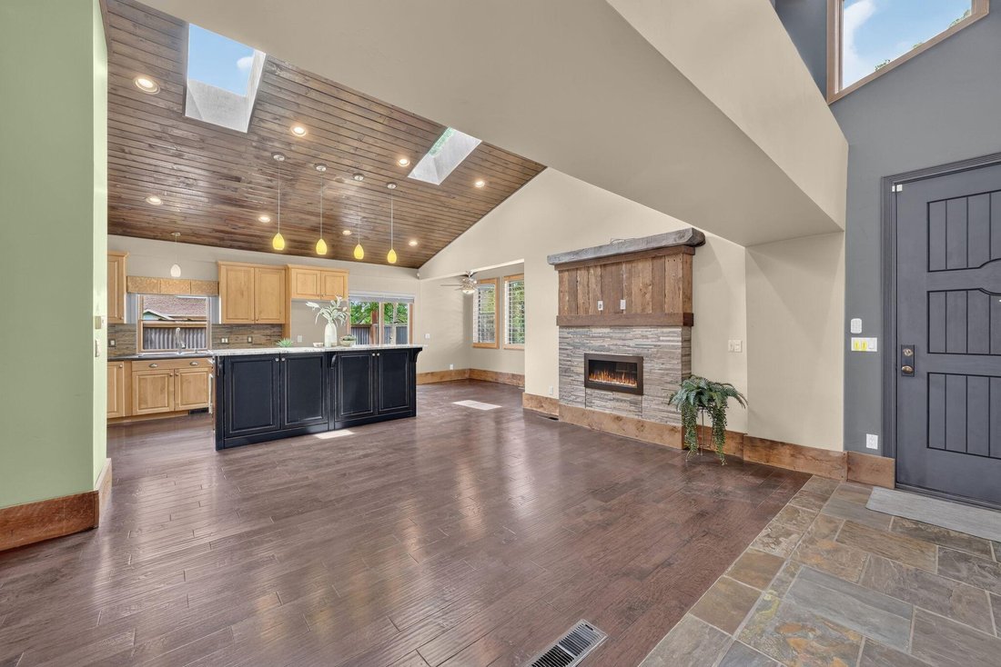 House in Holladay, Utah, United States 2 - 18215354