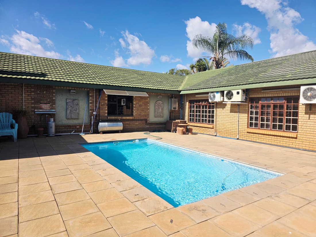 Estate in Bela-Bela, Limpopo, South Africa 1 - 18217815
