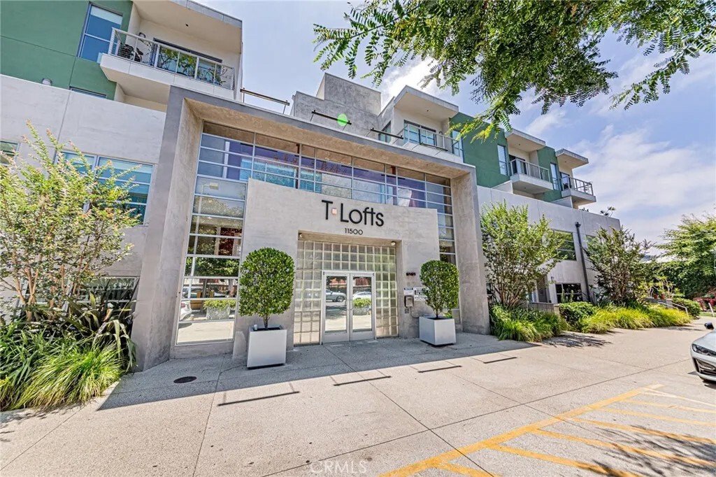 Condo in Los Angeles, California, United States 1 - 18216003