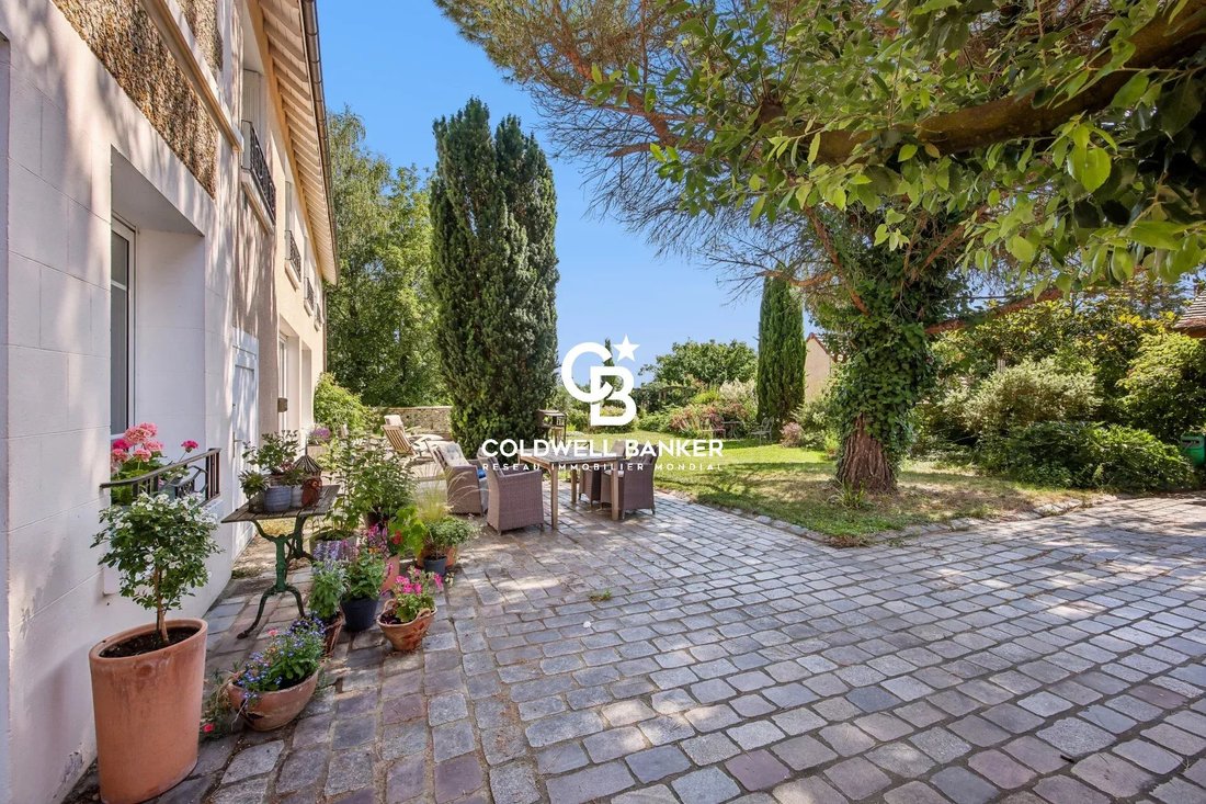 House in Sud, Chambourcy, France 1 - 14256473