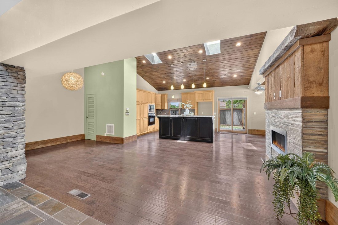 House in Holladay, Utah, United States 4 - 18215354