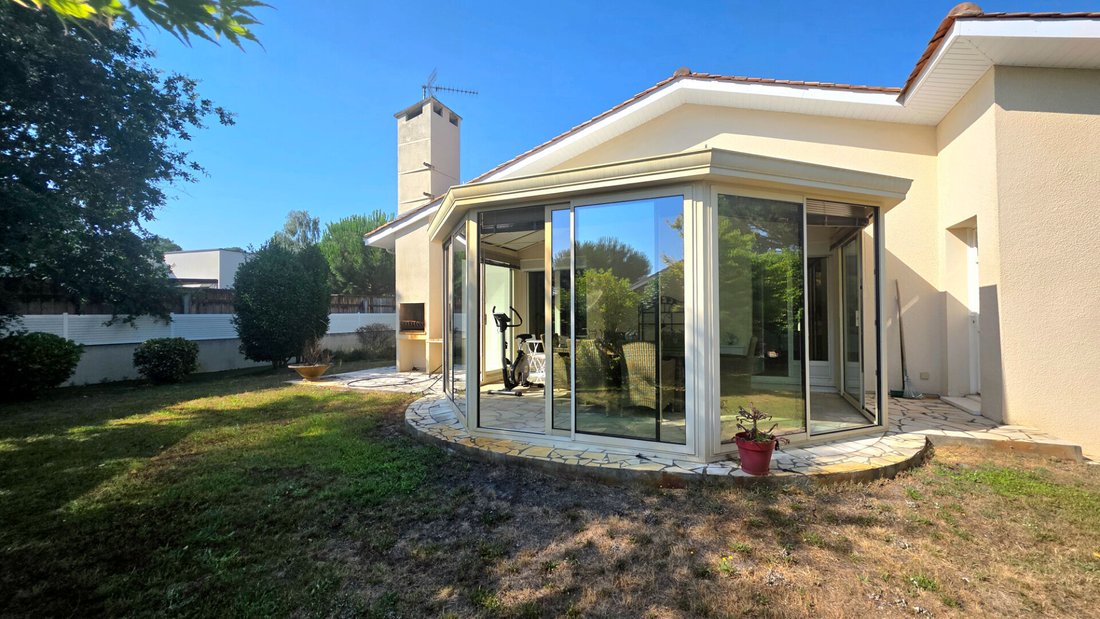 Villa in Sud Est, Andernos-les-Bains, France 3 - 18217775