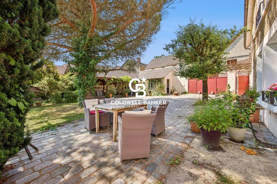 House in Sud, Chambourcy, France 3 - 14256473