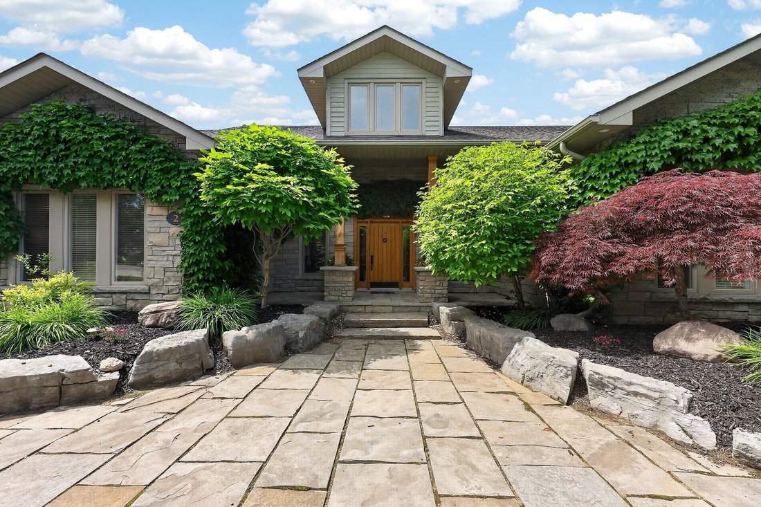 House in Collingwood, Ontario, Canada 5 - 18217475