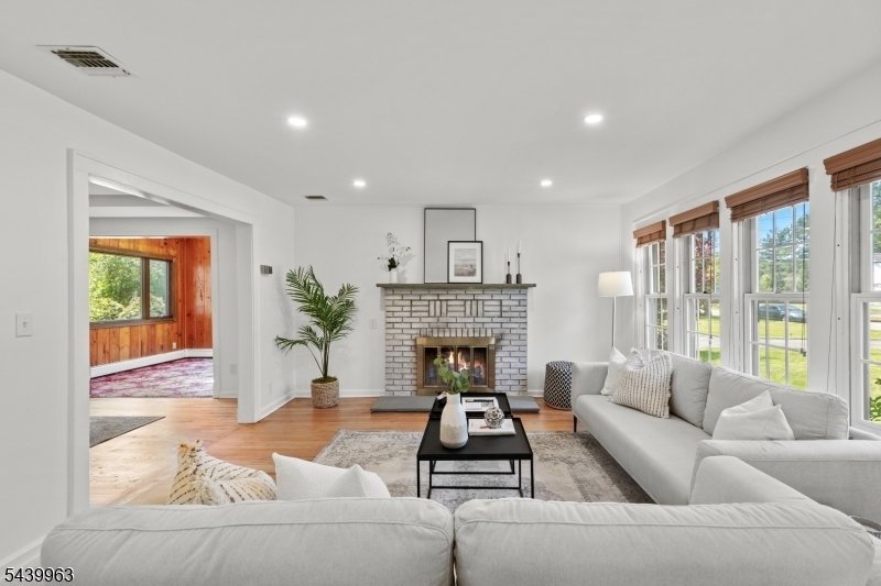 House in Livingston, New Jersey, United States 4 - 18218435