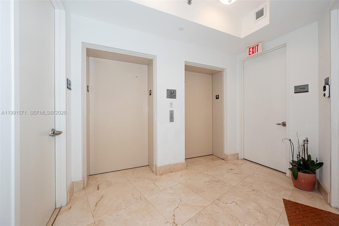 Condo in Sunny Isles Beach, Florida, United States 1 - 18215632