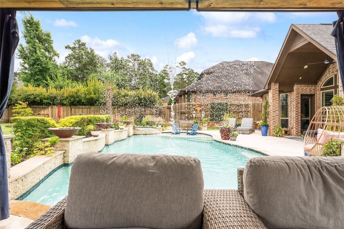 House in Pinehurst, Texas, United States 3 - 18216743