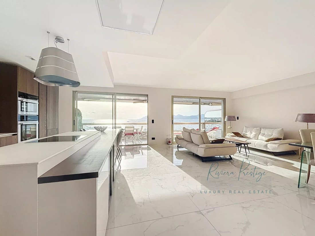 Apartment in Cannes, Provence-Alpes-Côte d'Azur, France 1 - 14996232