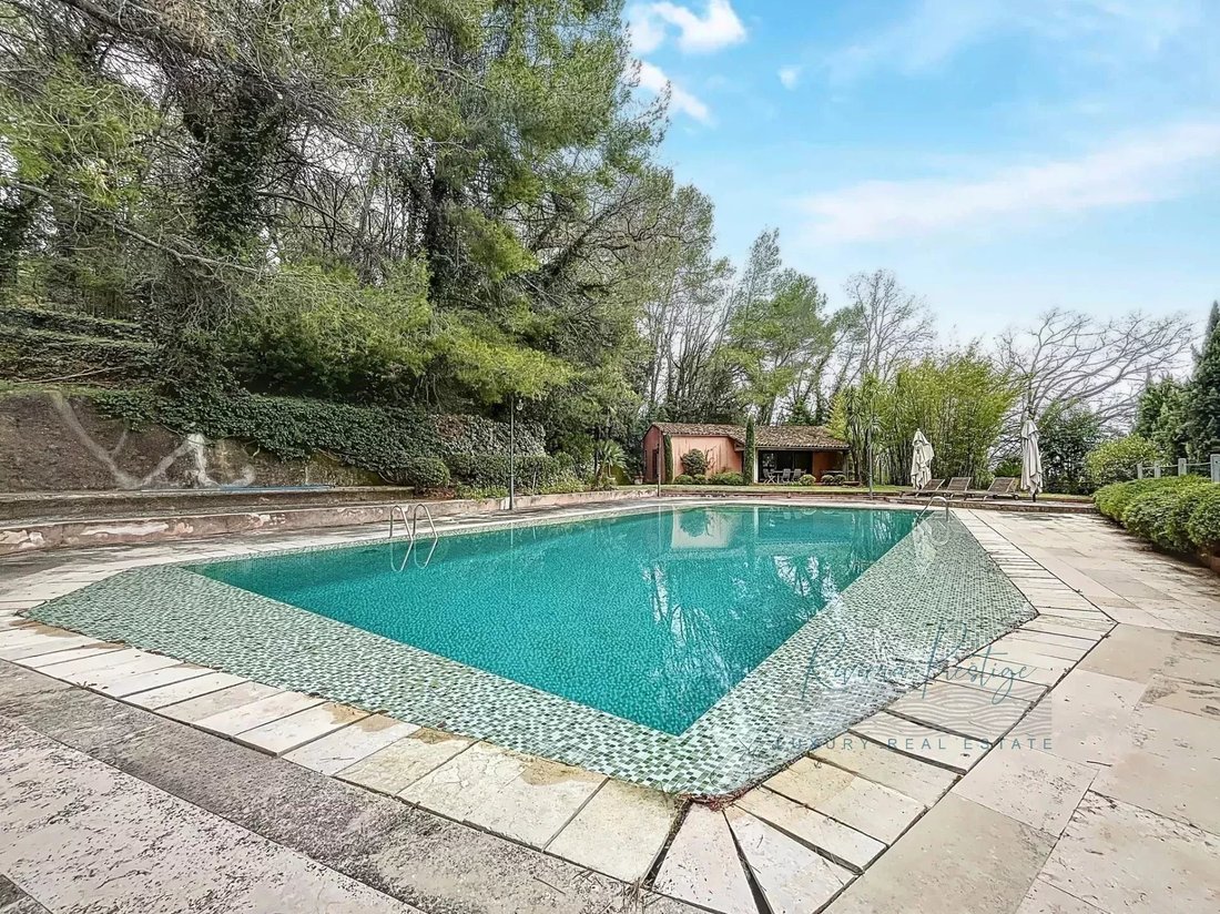 Country House in Grasse, Provence-Alpes-Côte d'Azur, France 4 - 15143993