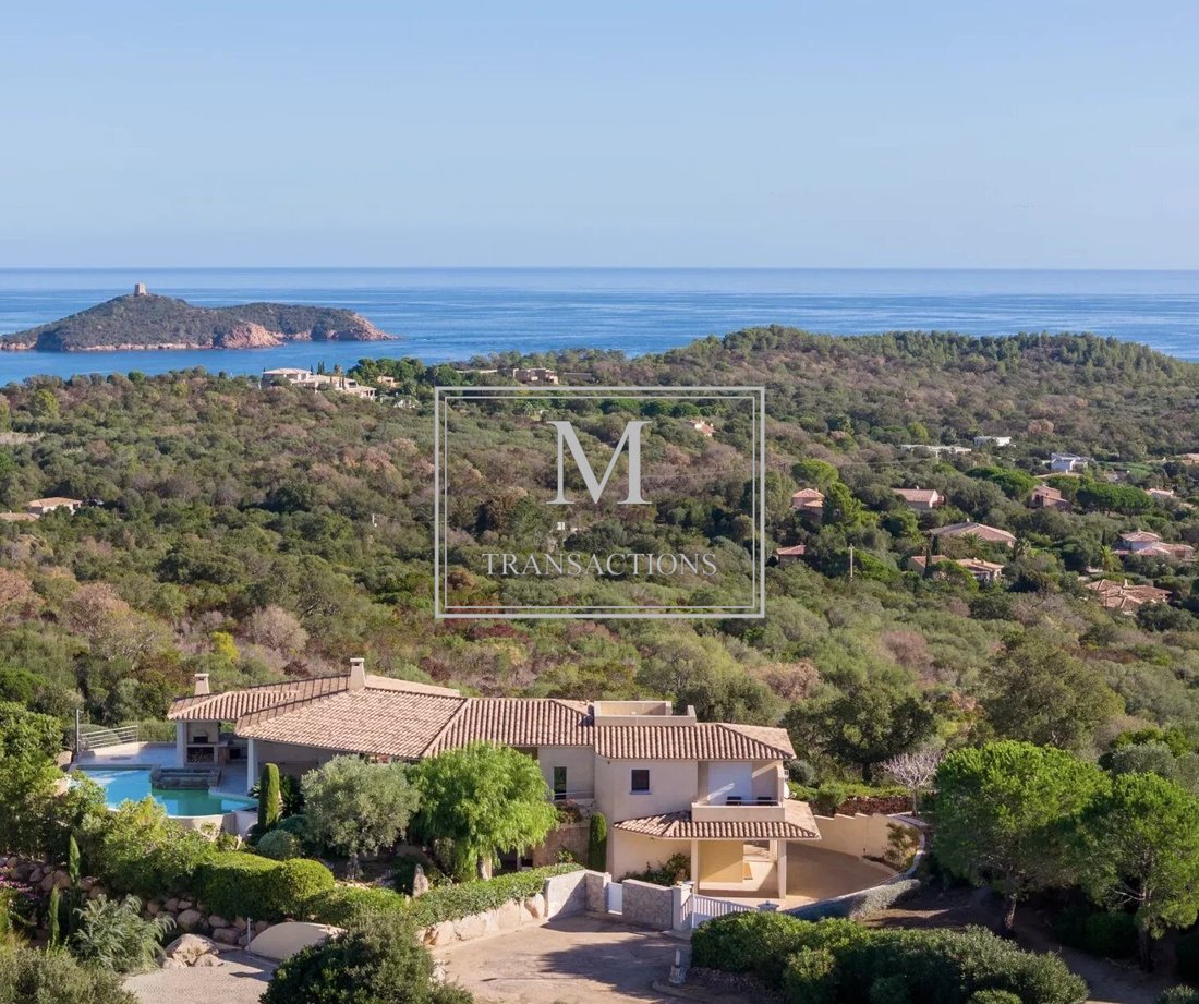 Villa in Zonza, Corsica, France 2 - 18195625