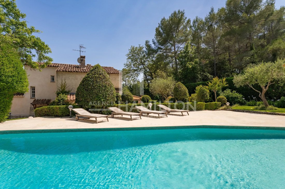 Villa à Châteauneuf-Grasse, Provence-Alpes-Côte d'Azur, France 2 - 18213433