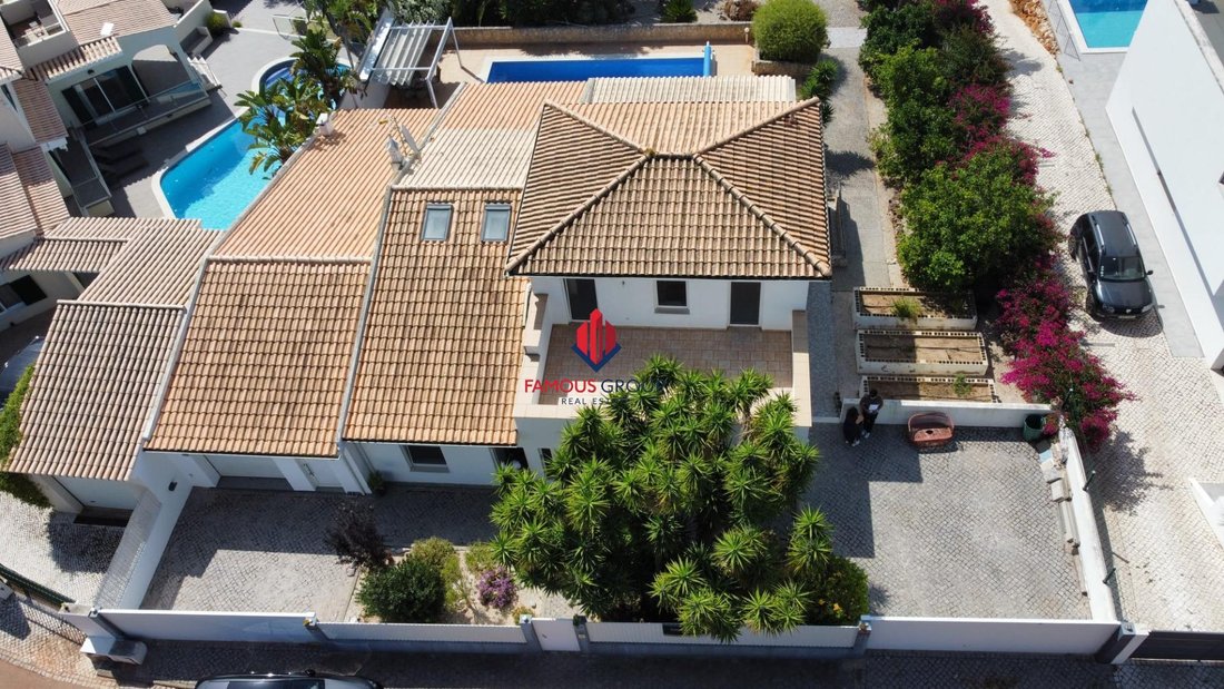 Villa in Mexilhoeira Grande, Algarve, Portugal 5 - 18219059