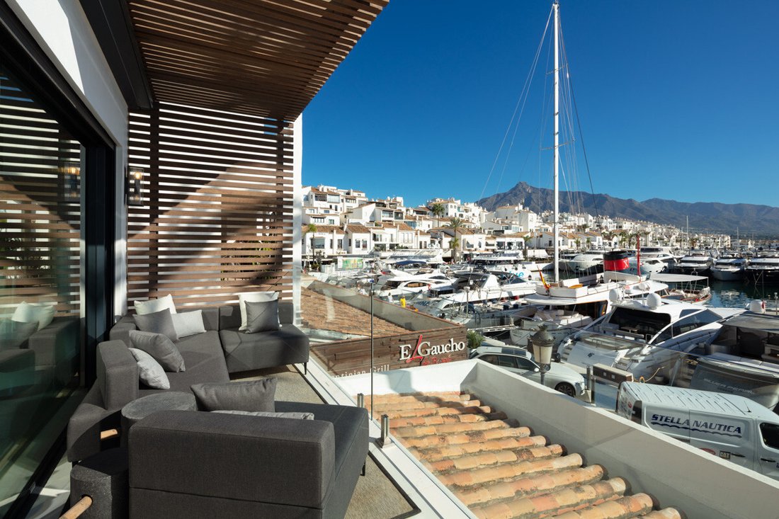 Apartment in Puerto Banus, Marbella, Spain 1 - 18219686