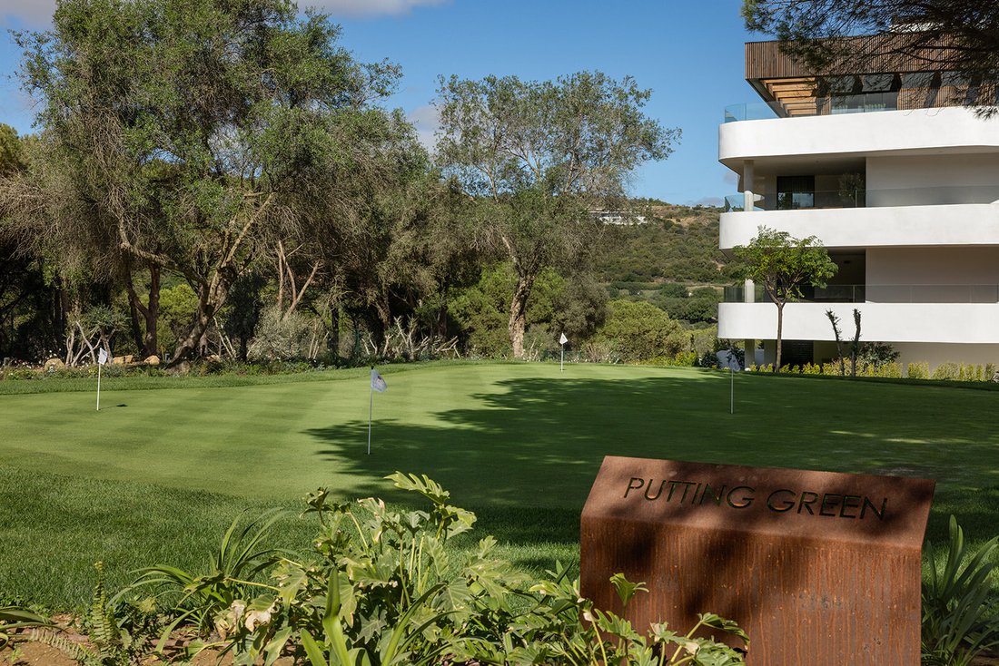 Apartment in Sotogrande, San Roque, Andalusia 1 - 18219063