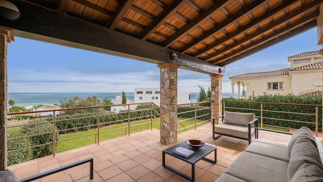 Villa in La Alcaidesa, San Roque, Andalusia 2 - 18219267