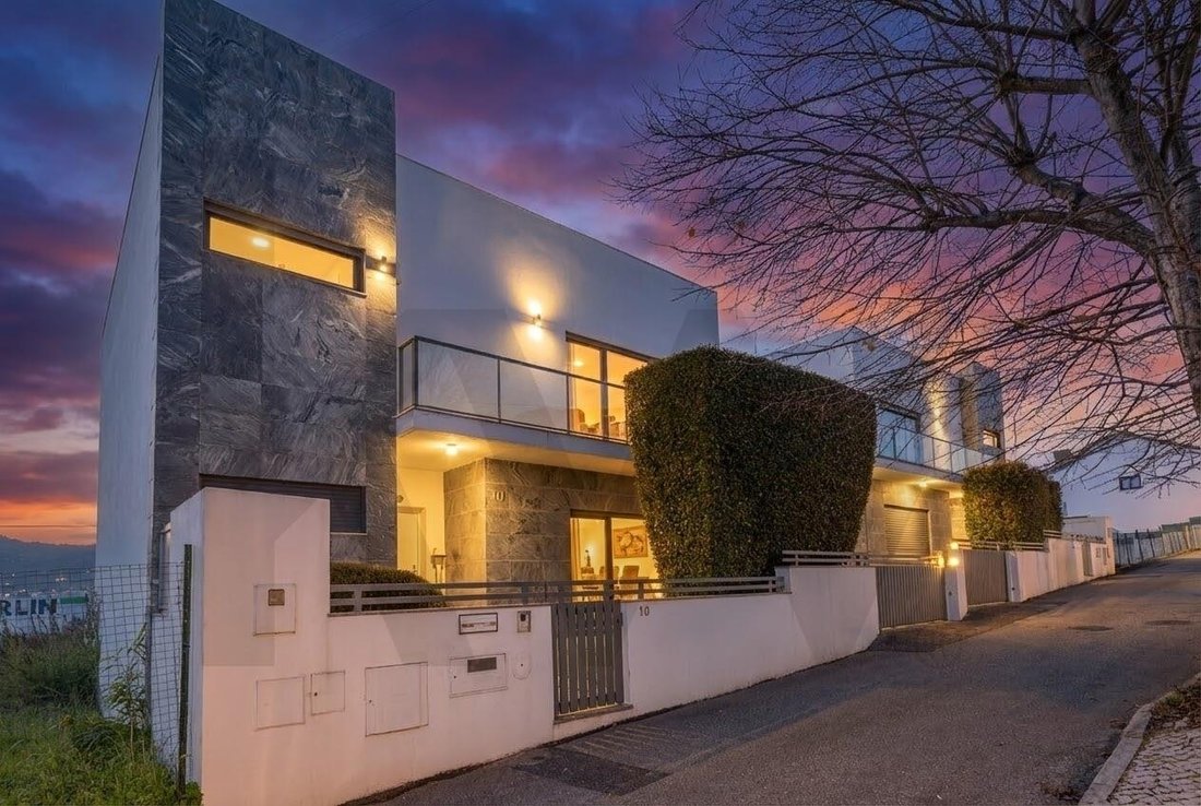 Townhouse in Odivelas, Lisbon, Portugal 4 - 18219675