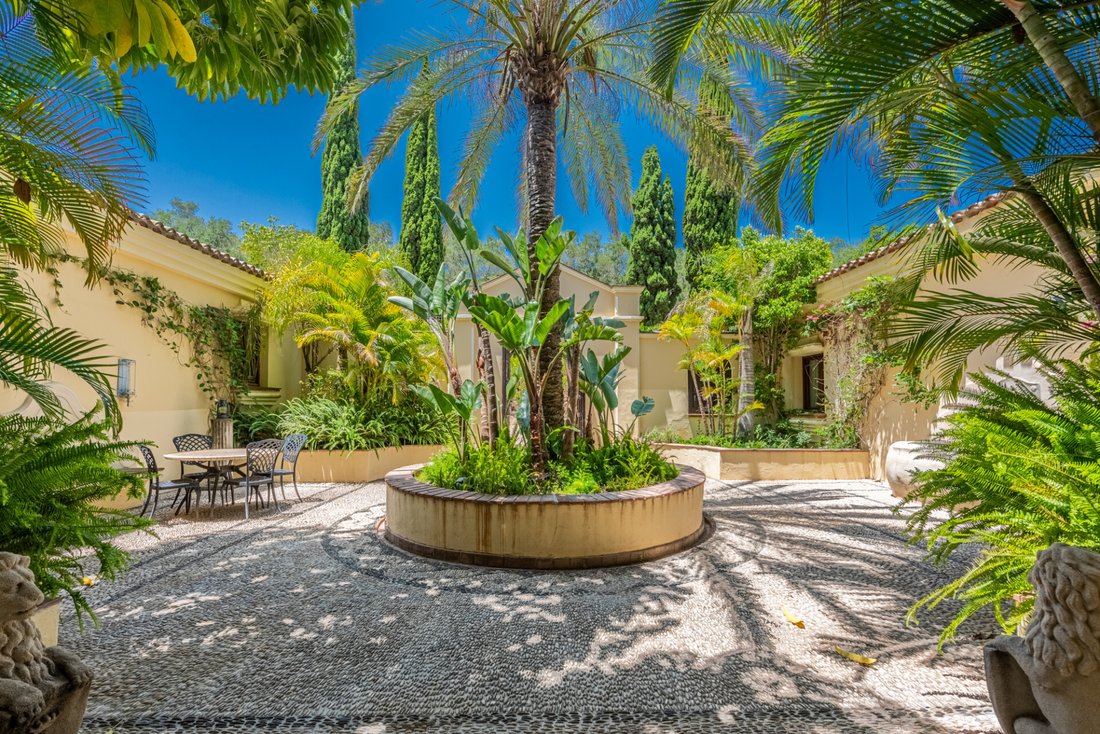Villa in Sotogrande, San Roque, Andalusia 2 - 18218955