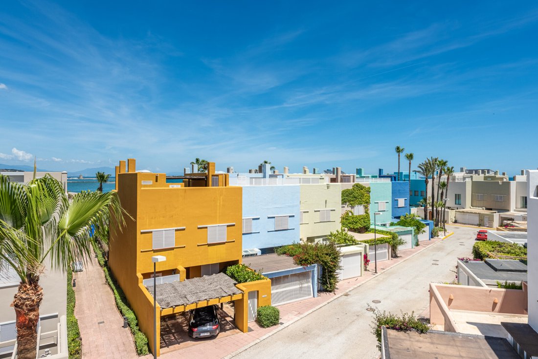Townhouse in Sotogrande, San Roque, Andalusia 1 - 18219295