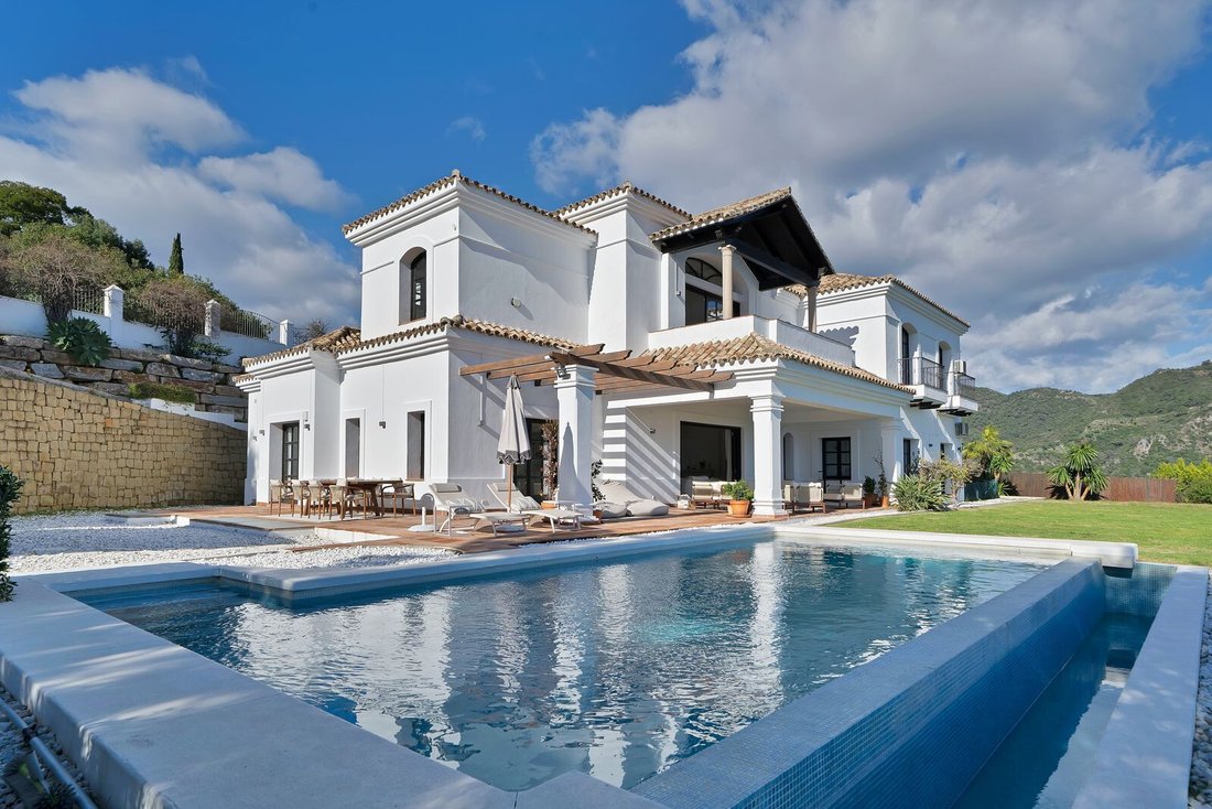 Villa in Benahavis, Andalusia, Spain 1 - 18219503
