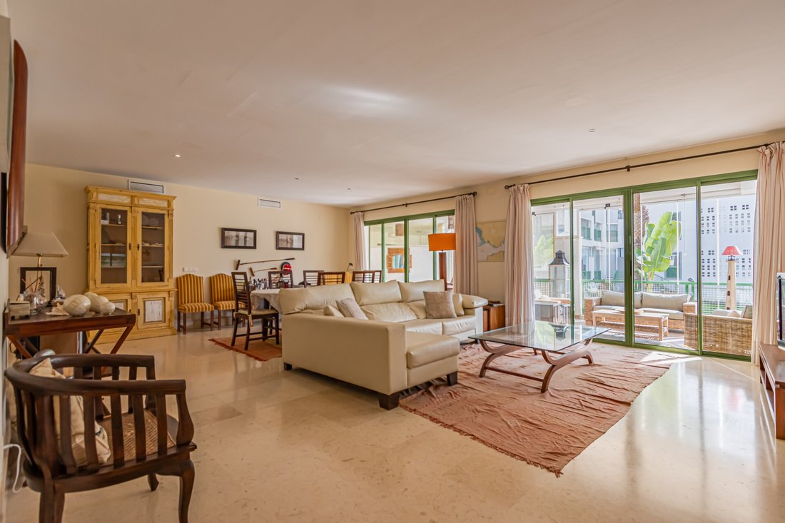 Apartment in Sotogrande, San Roque, Andalusia 2 - 18219177