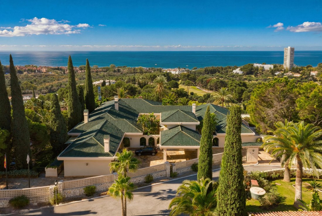 Villa in Rio Real, Marbella, Andalusia 1 - 18219738