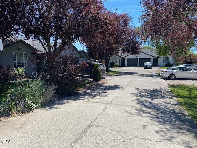 Prineville, Oregon, United States 1 - 18218933