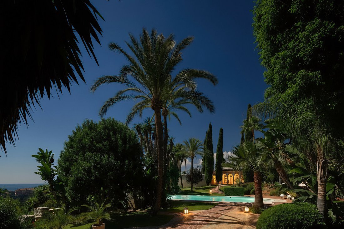 Villa in Rio Real, Marbella, Andalusia 3 - 18219738