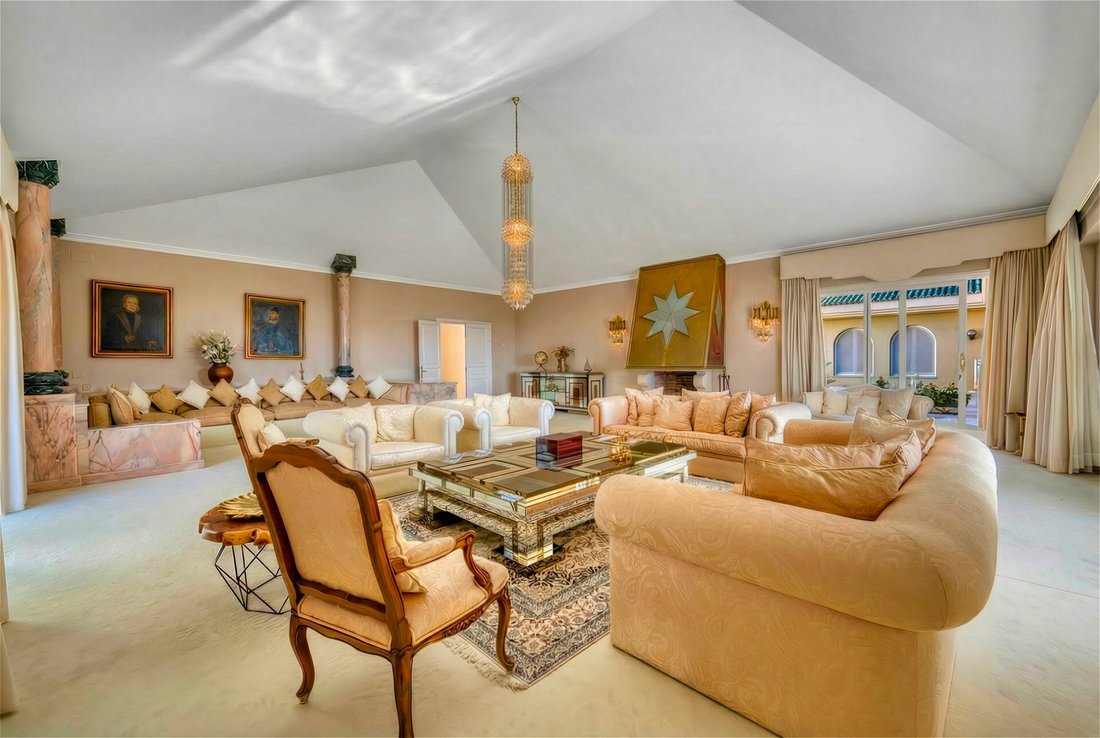 Villa in Rio Real, Marbella, Andalusia 5 - 18219738