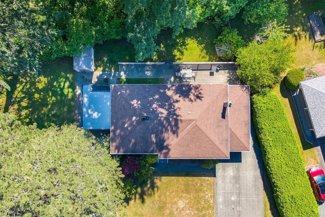 House in Saanich, British Columbia, Canada 3 - 18219164