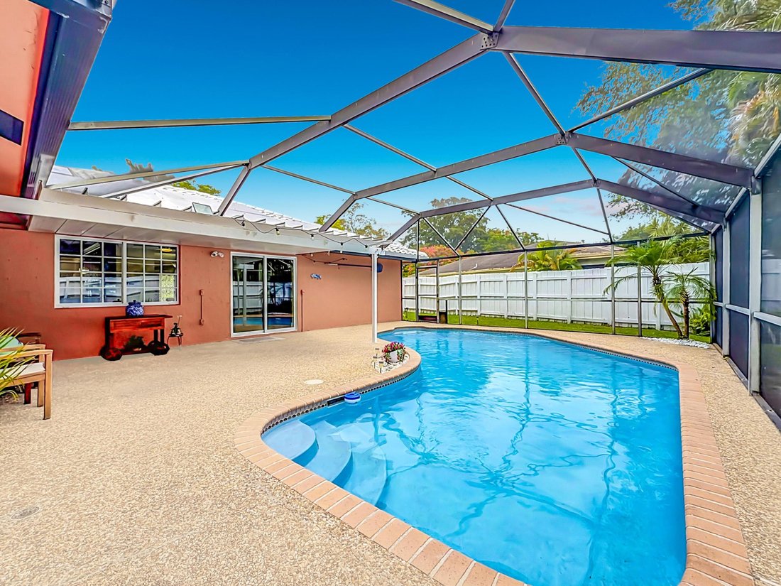 House in Davie, Florida, United States 3 - 18218945