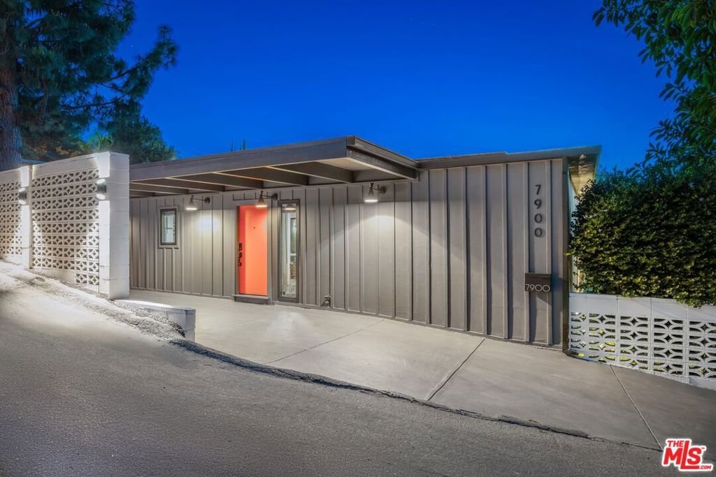 House in Los Angeles, California, United States 1 - 18219480