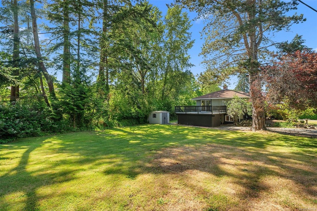 House in Saanich, British Columbia, Canada 4 - 18219164