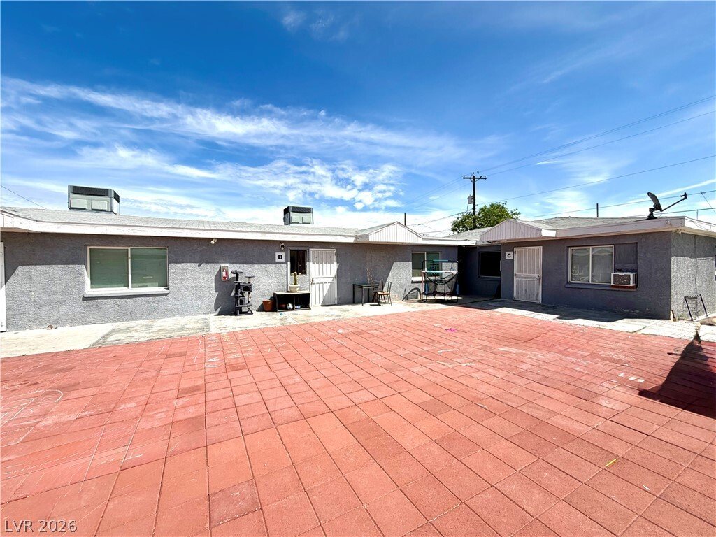 North Las Vegas, Nevada, United States 3 - 18219064
