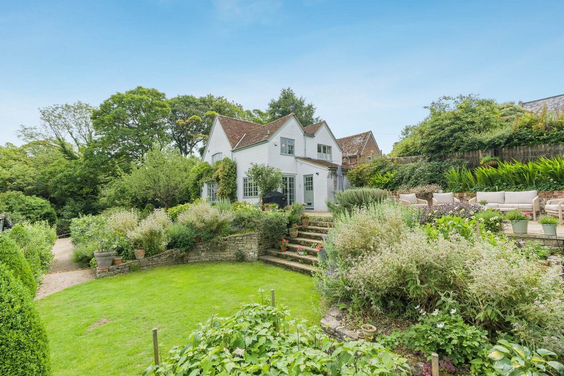 Buckinghamshire, England 5 - 18219433